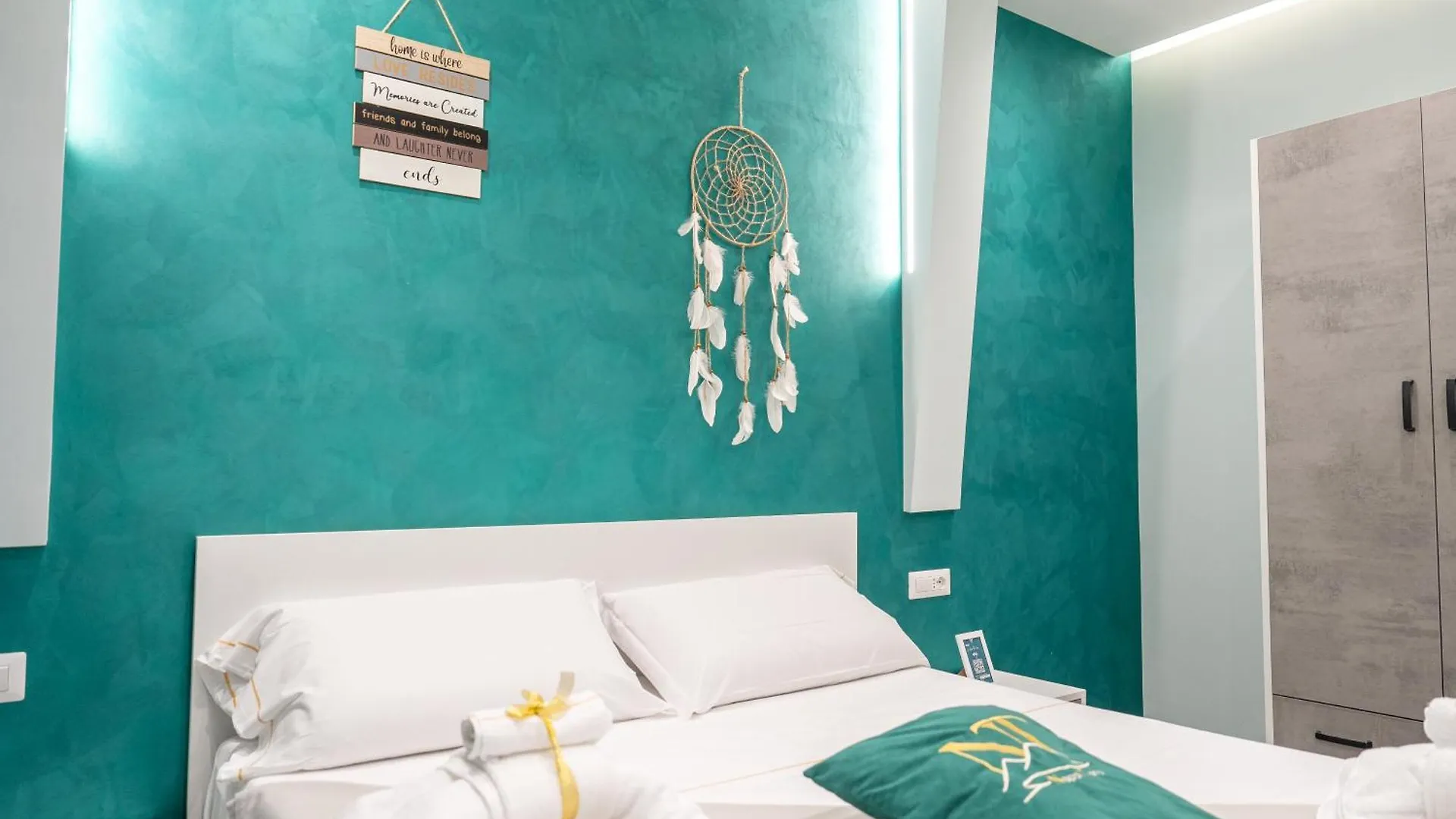 Napolitano Rooms Italien