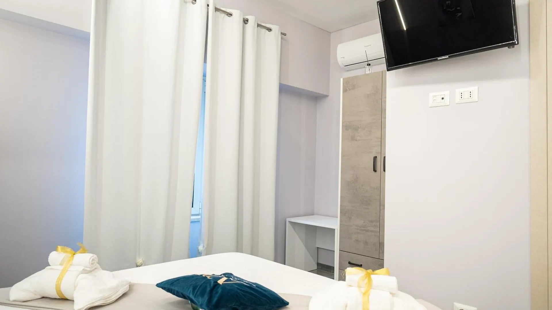 Napolitano Rooms Italien